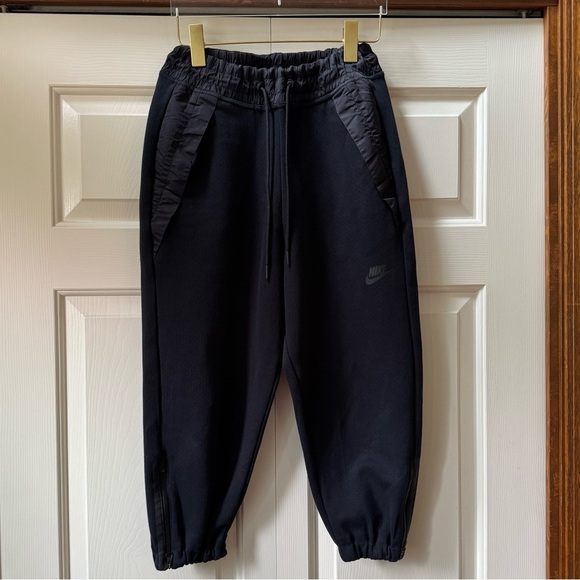 Nike Sportswear Tech Fleece Women's Crop Pants Black size small - Picture 3 of 12